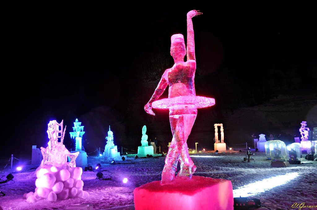 1501343_So_Think_You_Can_Danse.JPG - So Think You Can Danse - Sculpture sur Glace - Valloire 2015